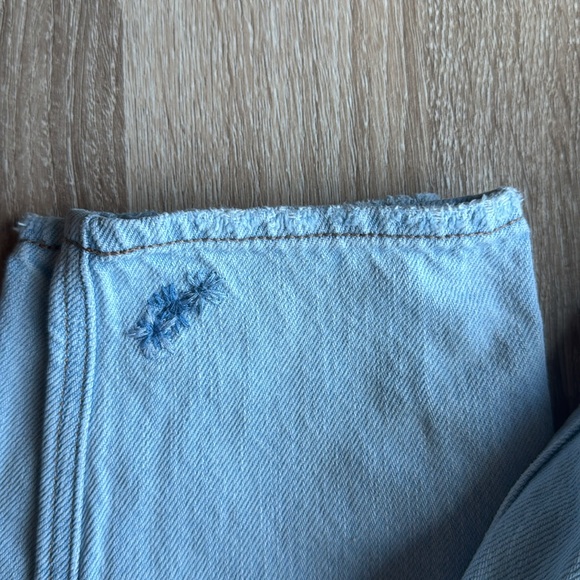 American Eagle Embroidered Mom Jeans in Light Wash - 00 Short - Picture 5 of 5
